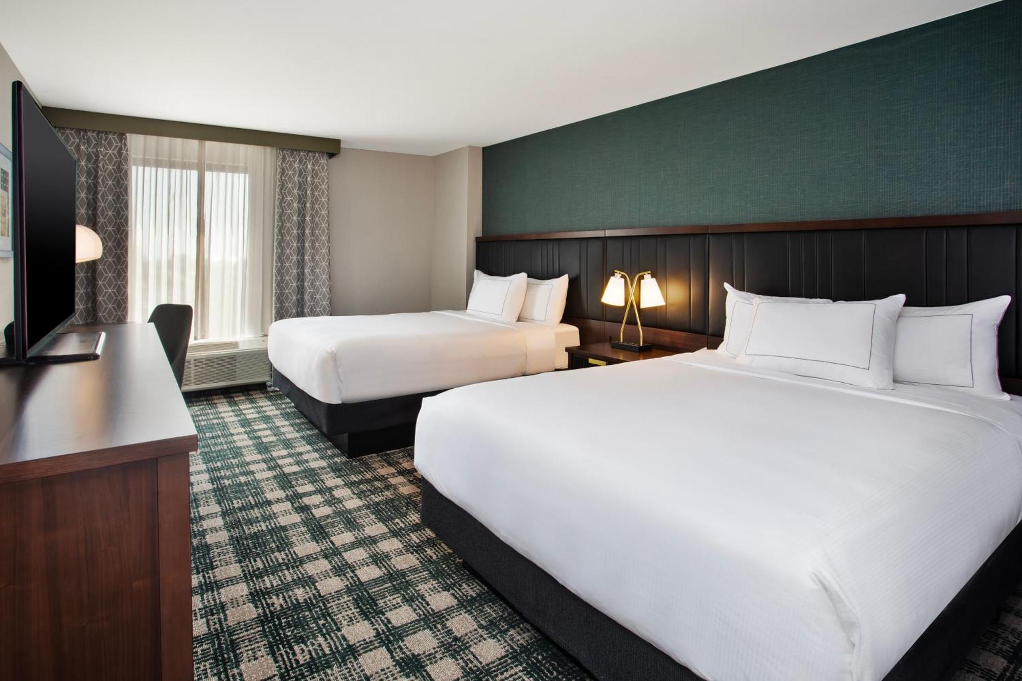 Hotel Doubletree By Hilton Lansing Extérieur photo
