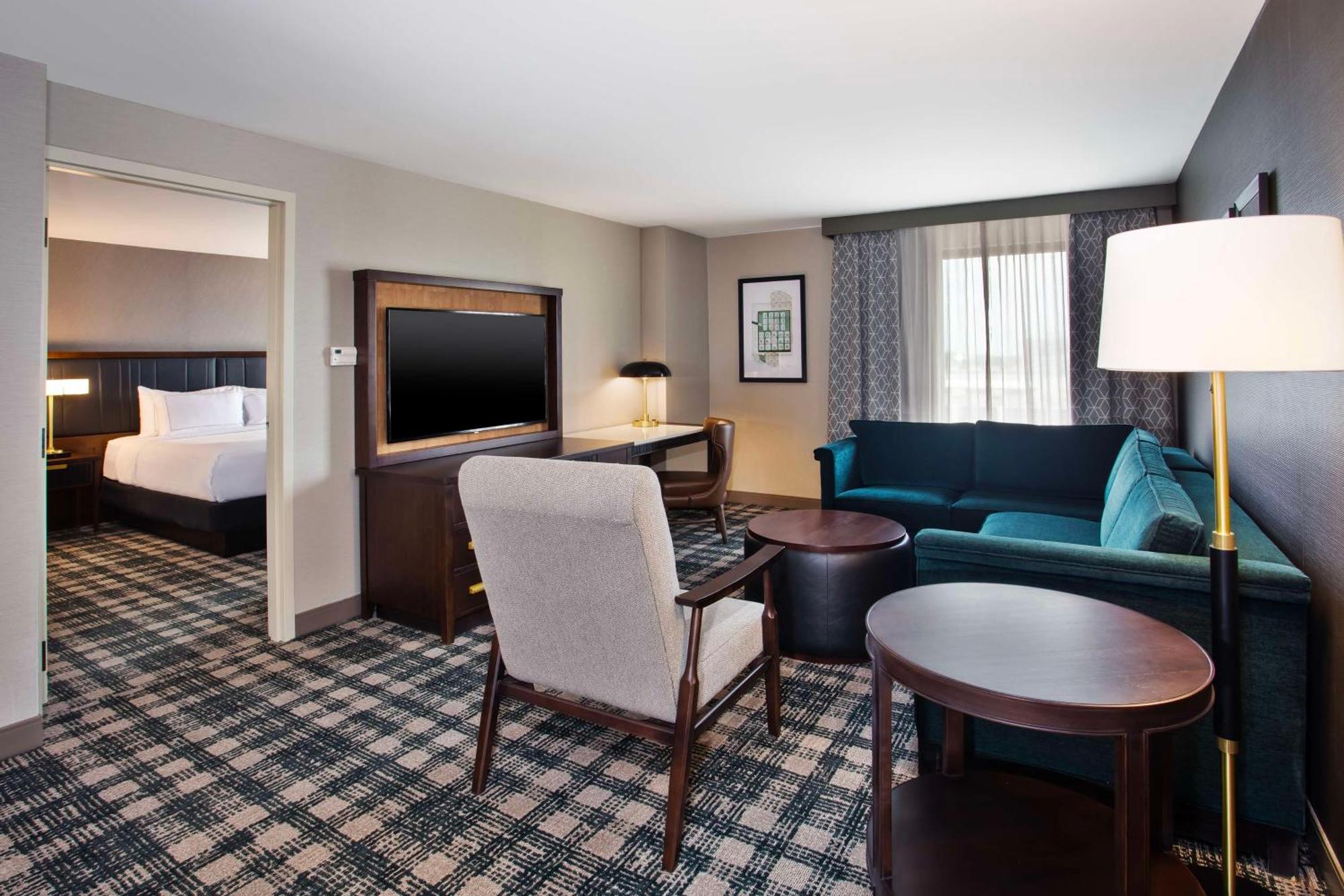 Hotel Doubletree By Hilton Lansing Extérieur photo