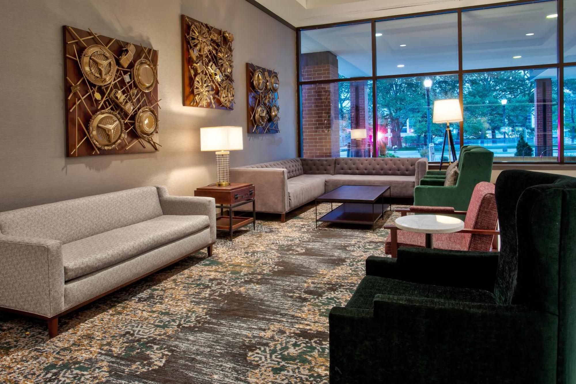 Hotel Doubletree By Hilton Lansing Extérieur photo