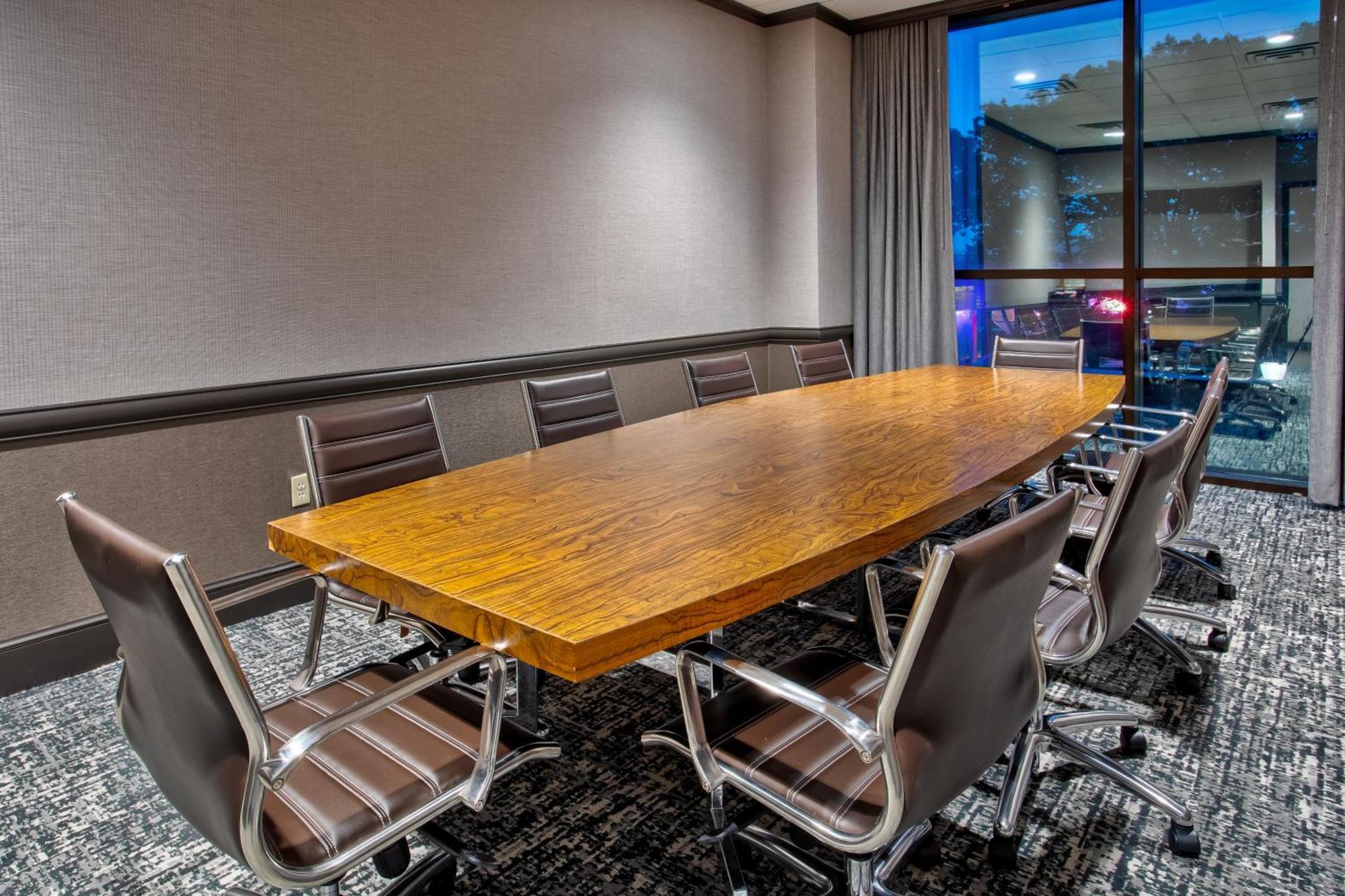 Hotel Doubletree By Hilton Lansing Extérieur photo