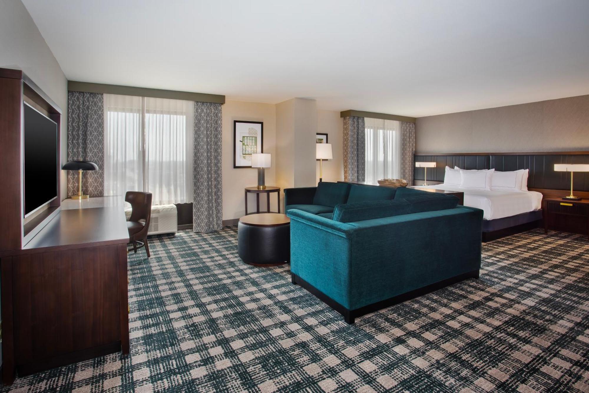 Hotel Doubletree By Hilton Lansing Extérieur photo