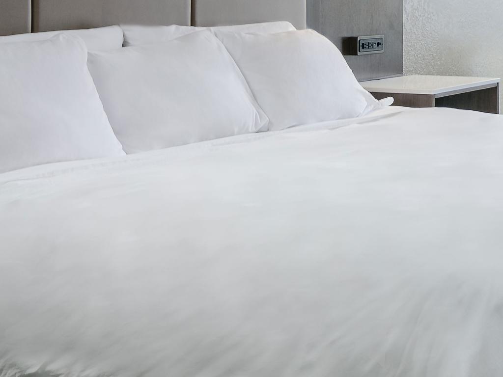Hotel Doubletree By Hilton Lansing Chambre photo