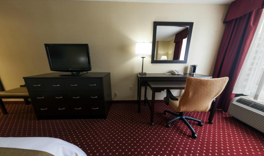 Hotel Doubletree By Hilton Lansing Chambre photo